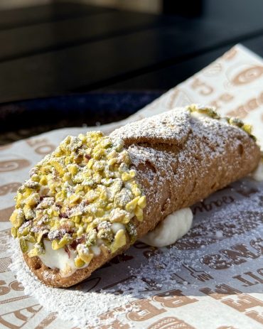 Fresh cannoli on Croccante & Co deli paper